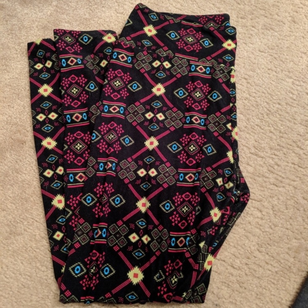 SOLD LuLaRoe Leggings TC